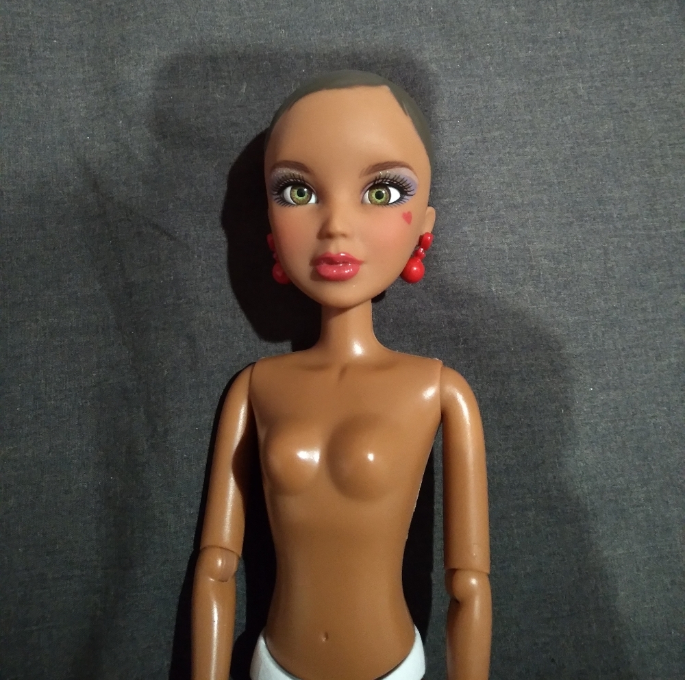 Liv Doll Alexis in Wonderland Nude articulated jointed doll hazel green eyes